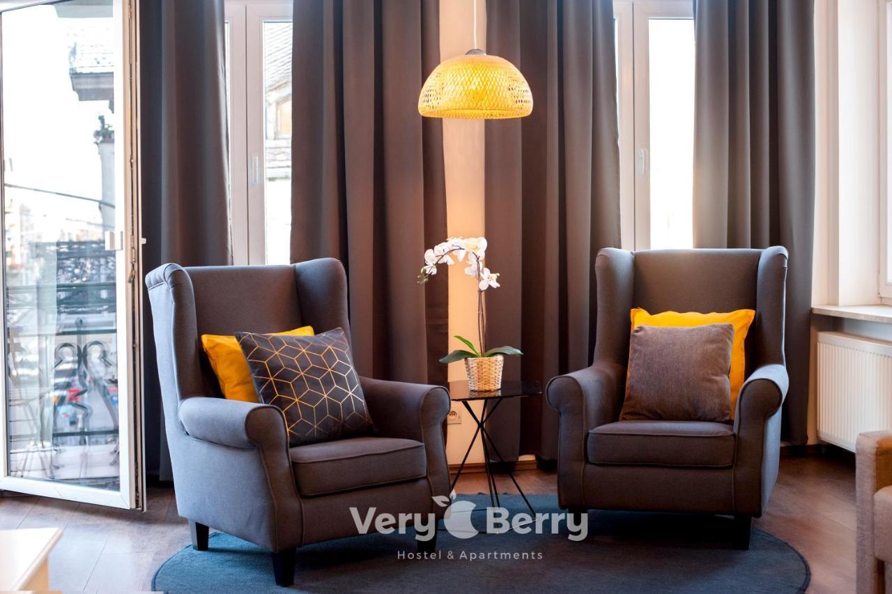Very Berry - Garbary 27 - Apartament Z Balkonem, Old City, Check In 24H Poznan Exterior photo