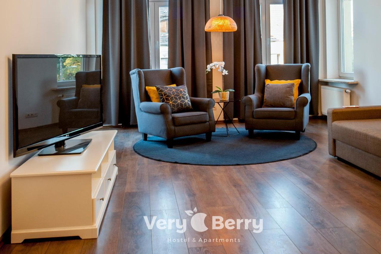 Very Berry - Garbary 27 - Apartament Z Balkonem, Old City, Check In 24H Poznan Exterior photo
