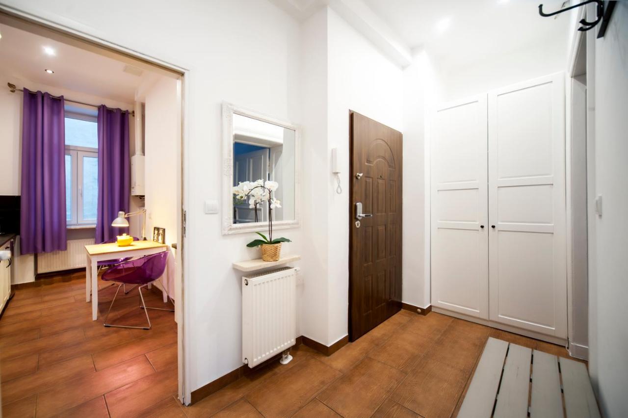 Very Berry - Garbary 27 - Apartament Z Balkonem, Old City, Check In 24H Poznan Exterior photo